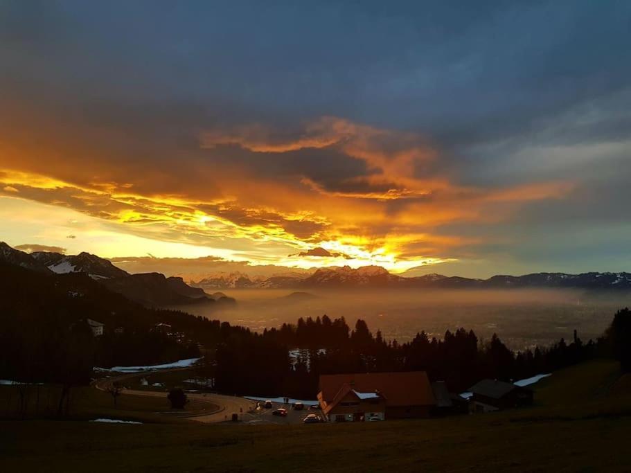 Grosszuegige Ferienwohnung Am Skigebiet Boedele Mit Rheintalblick Dornbirn Esterno foto